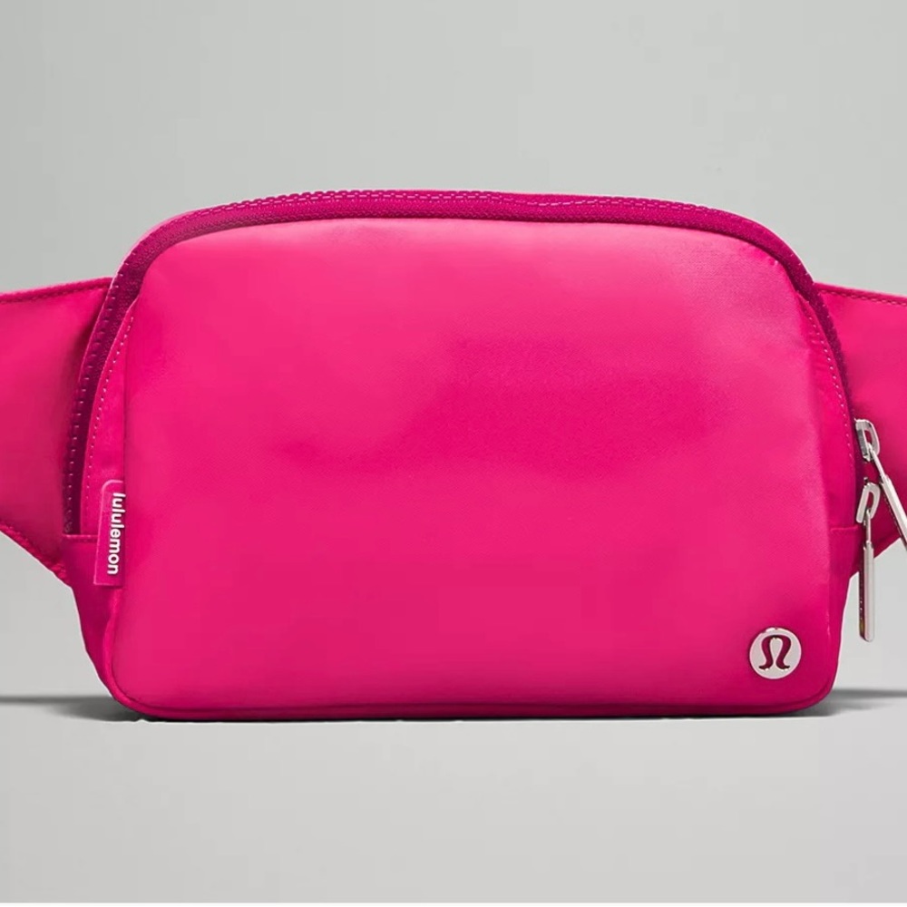 Raspberry Coulis/ Wine Berry 2L Everywhere Belt Bag-SOLD OUT ONLINE